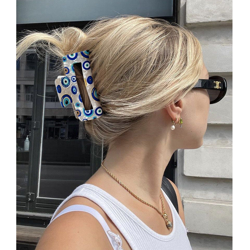 Blue eyes hair clawclip