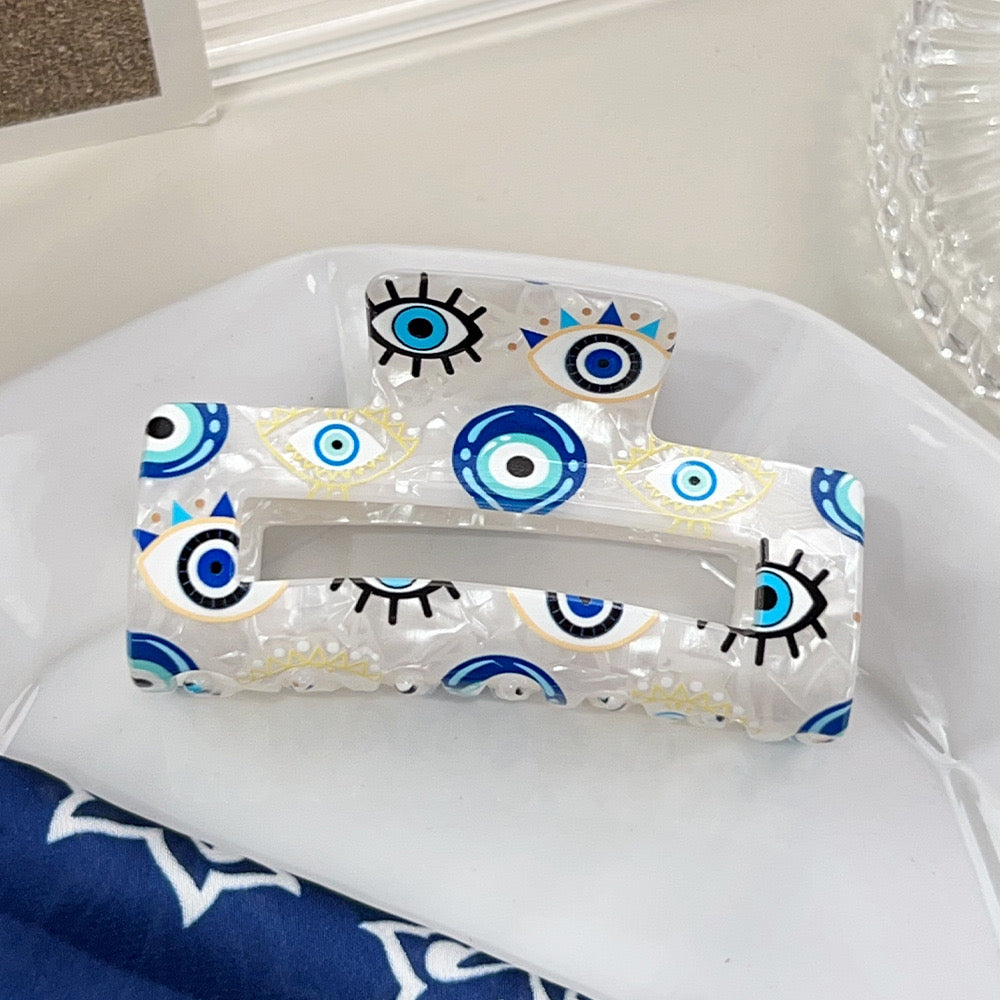 Blue eyes hair clawclip