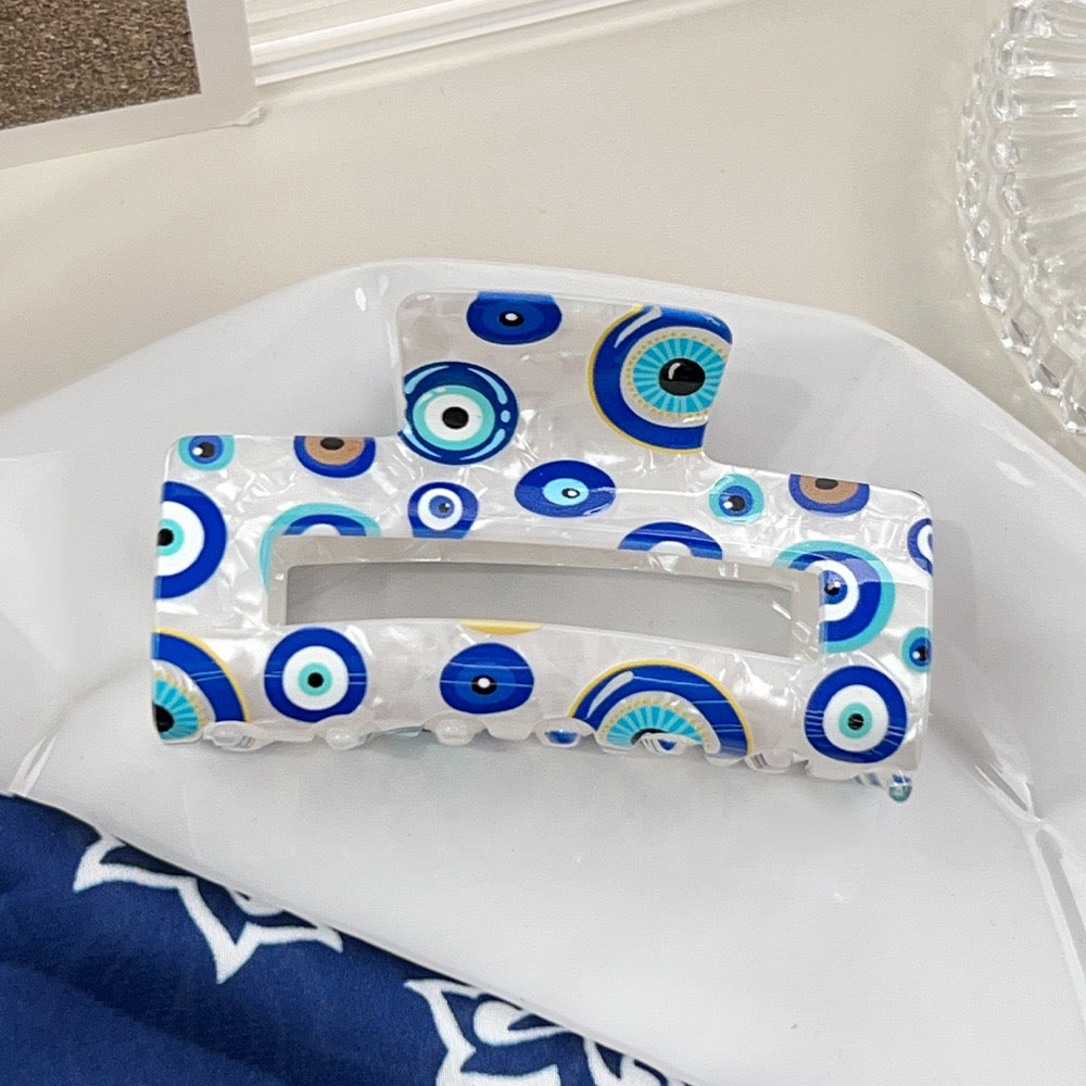 Blue eyes hair clawclip