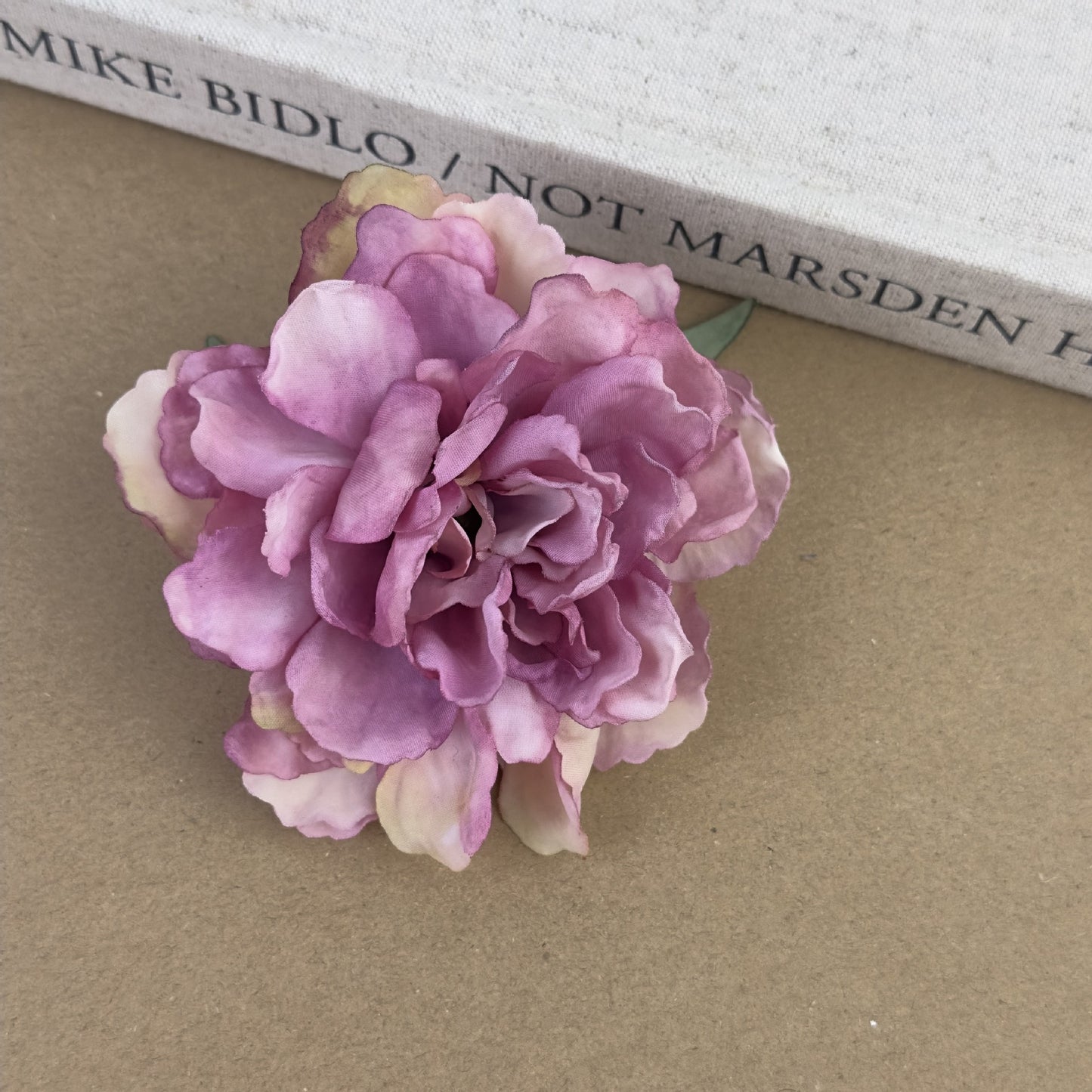 Vacation style of flowers hair clip
